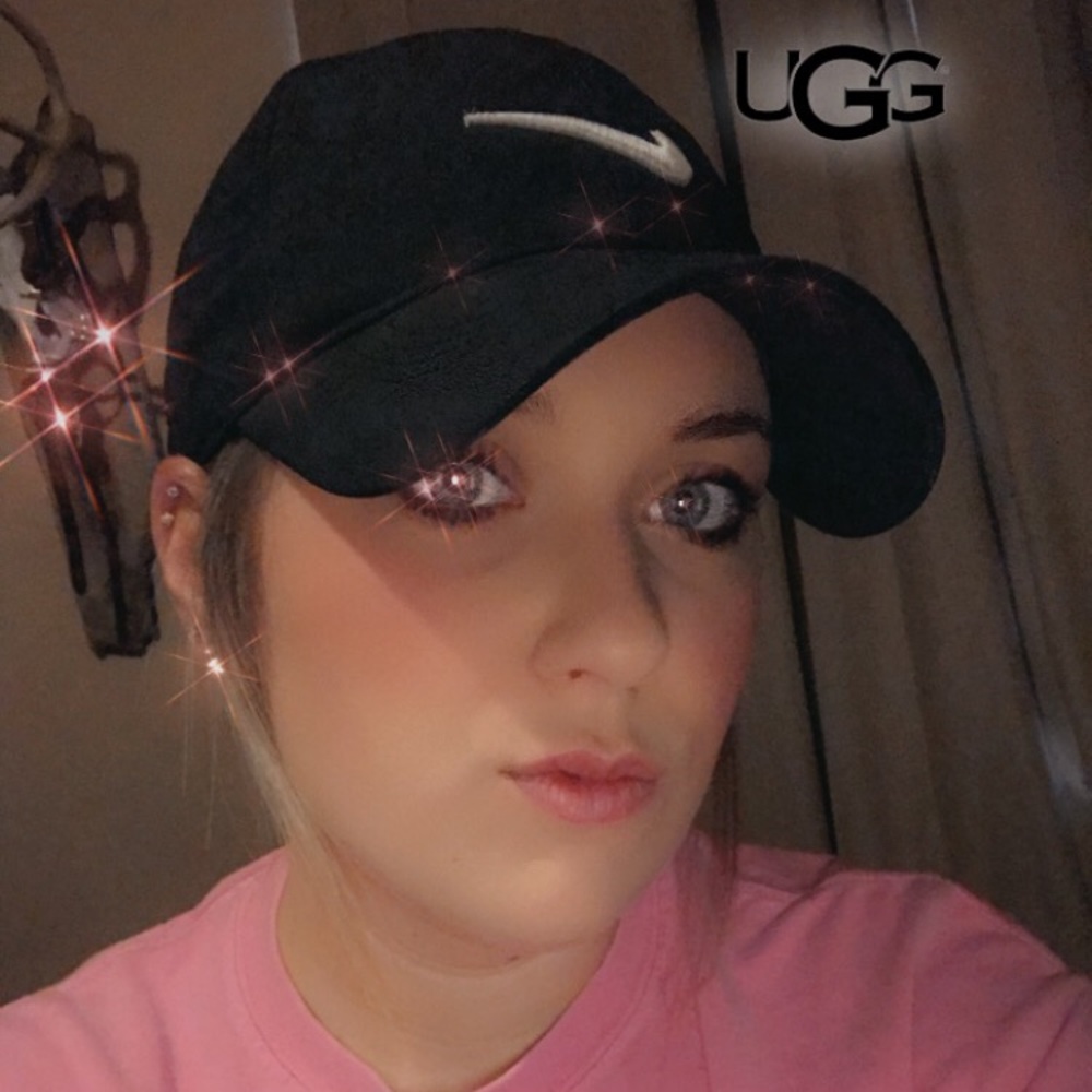 Meet your Posher, Danielle